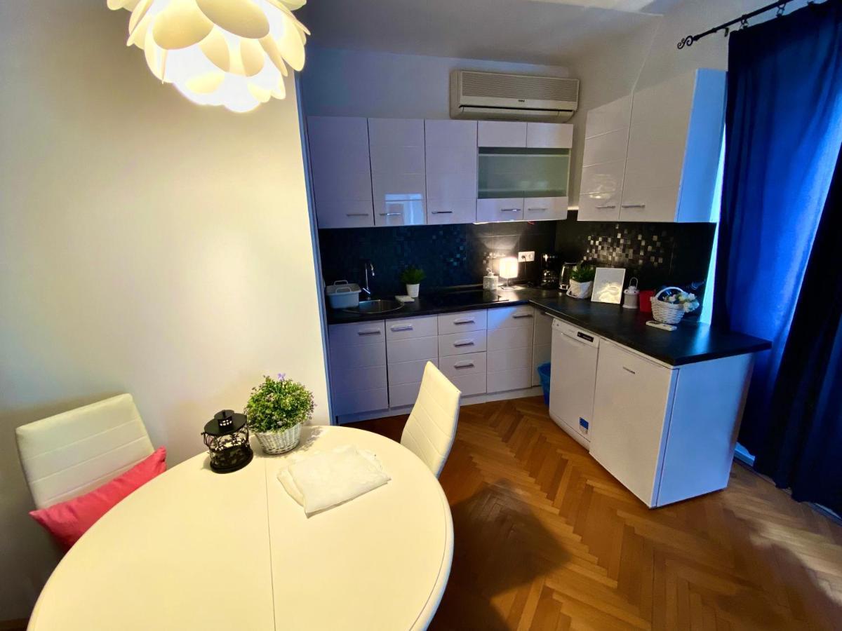 City Square Apartment Porec Exterior photo